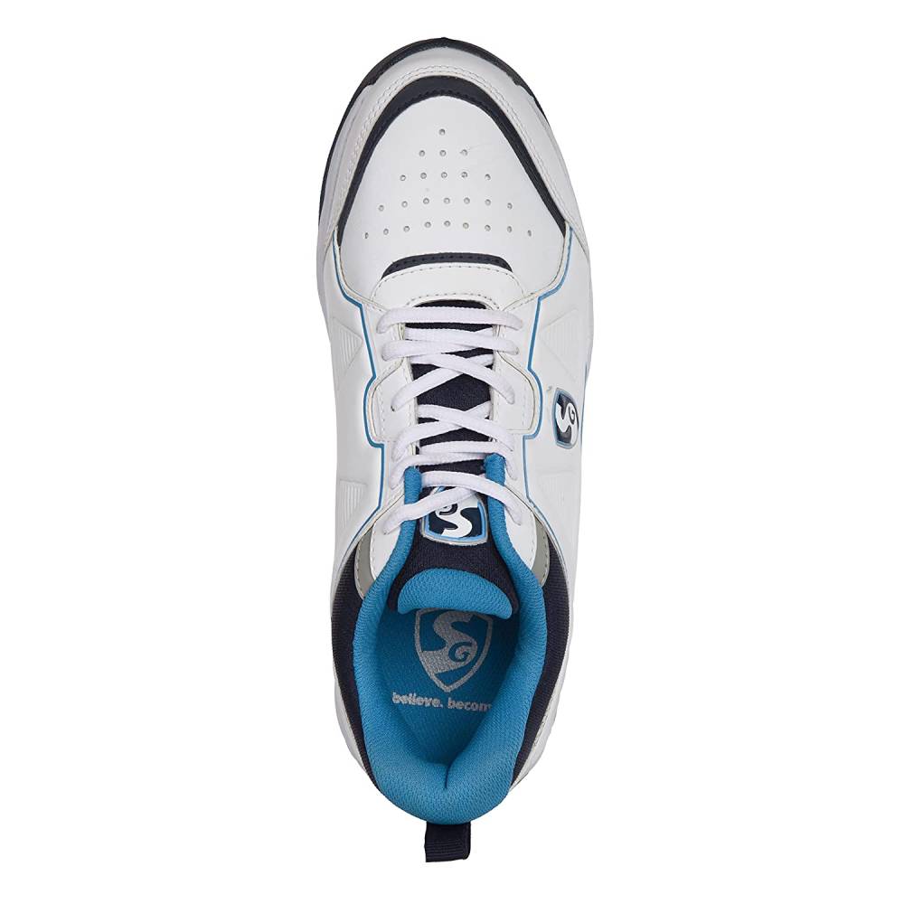 Lightweight SG Men Club 5.0 Cricket Shoe